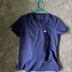Small Catarina one-pocket scrub top- navy